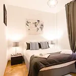 Bright & Spacious- City Center- 2Rooms-2Bathrooms
